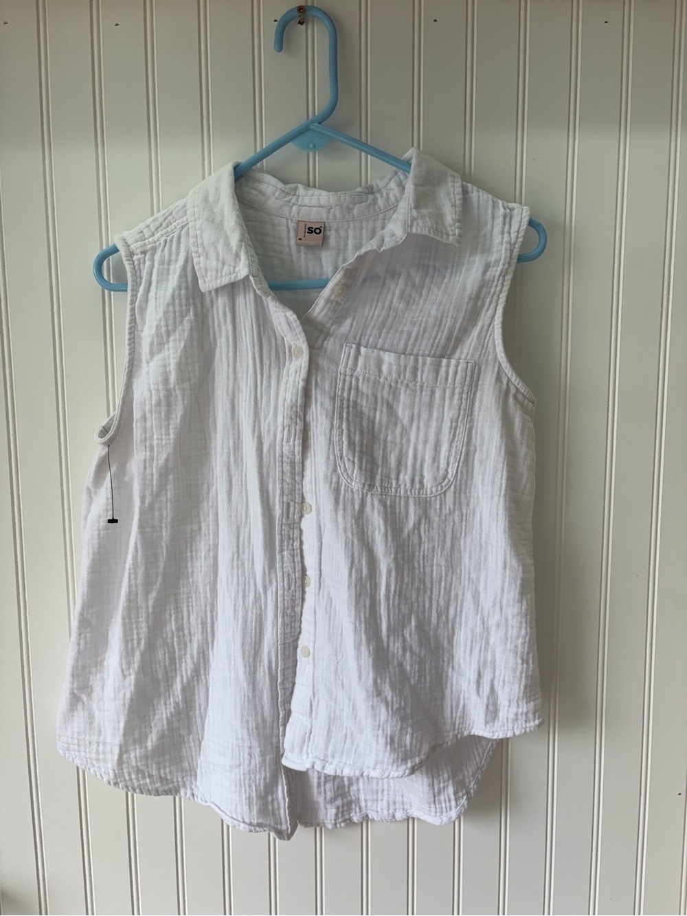 SO White gauze Sleeveless Button-Up collared Top